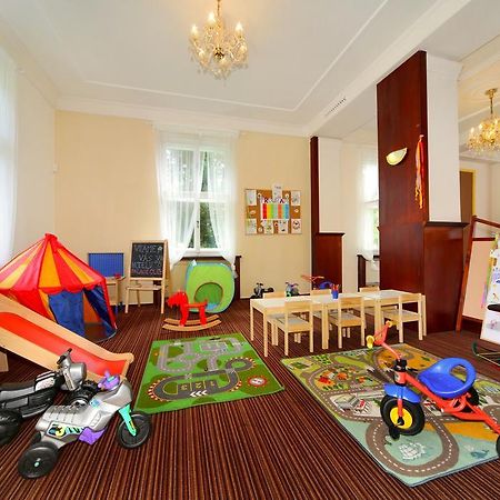 Palace Club Špindlerŭv Mlýn Dış mekan fotoğraf