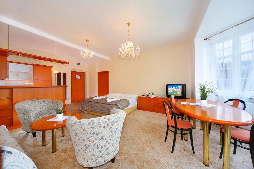 Palace Club Špindlerŭv Mlýn Oda fotoğraf