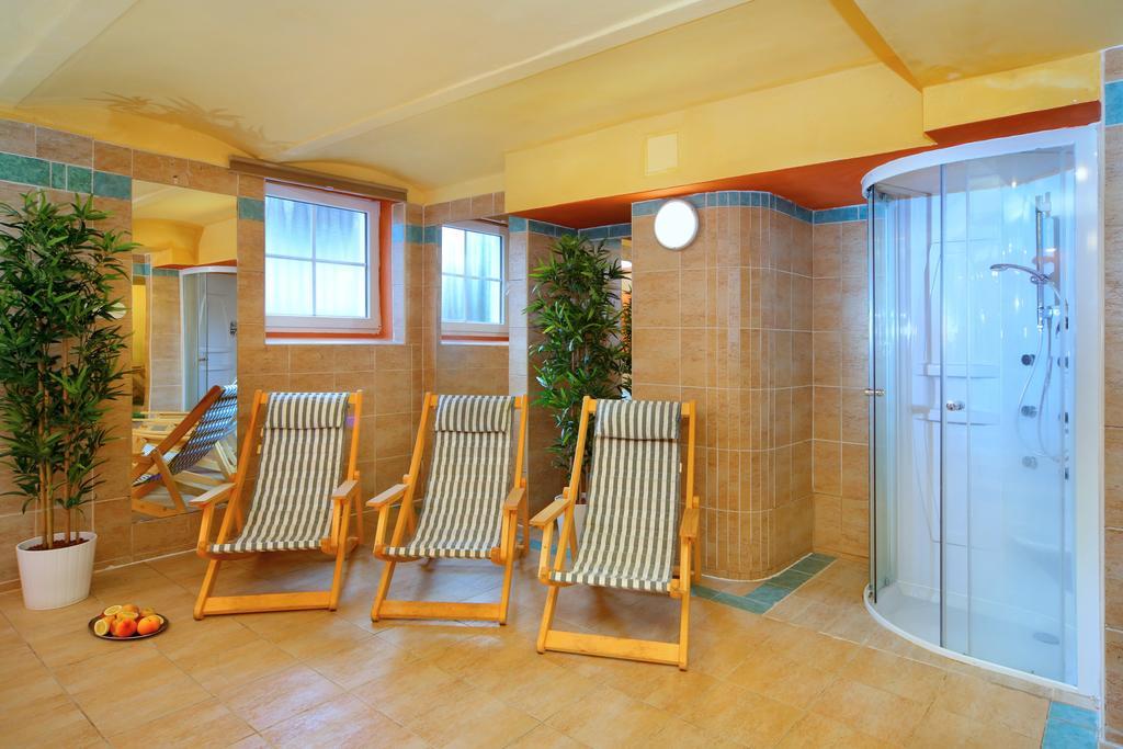 Palace Club Špindlerŭv Mlýn Dış mekan fotoğraf