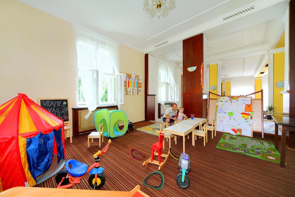 Palace Club Špindlerŭv Mlýn Dış mekan fotoğraf