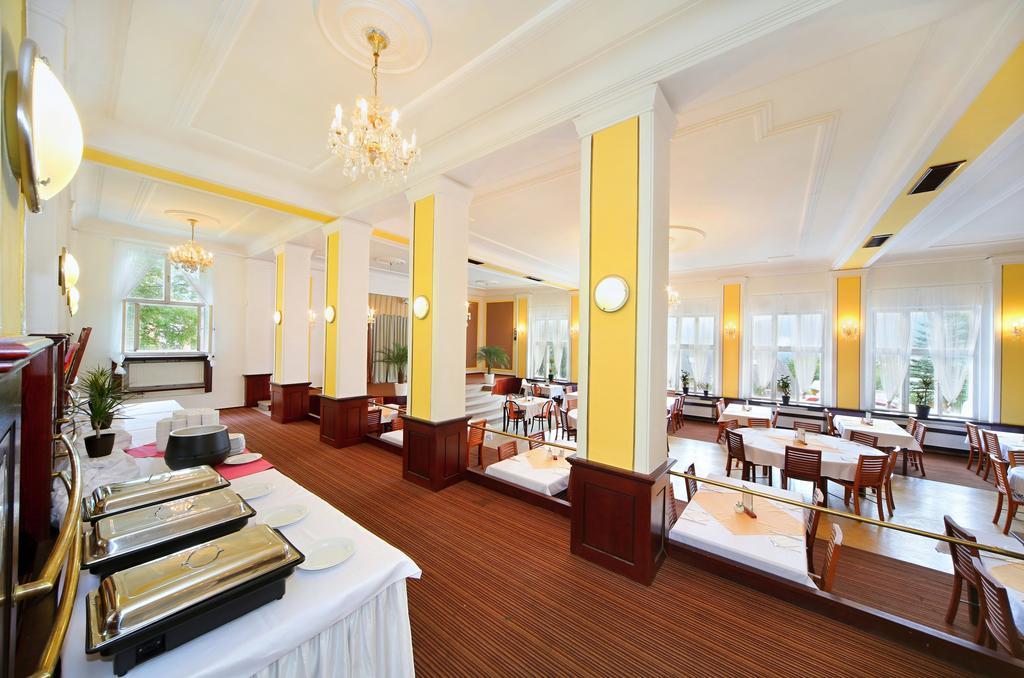 Palace Club Špindlerŭv Mlýn Dış mekan fotoğraf